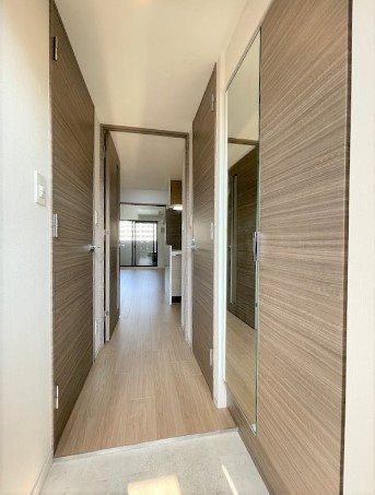 メイクスデザイン上前津 玄関