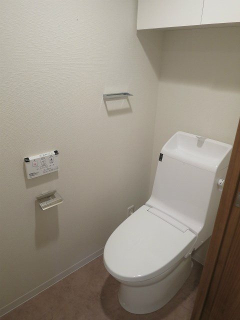 プレサンスジェネ丸の内 トイレ