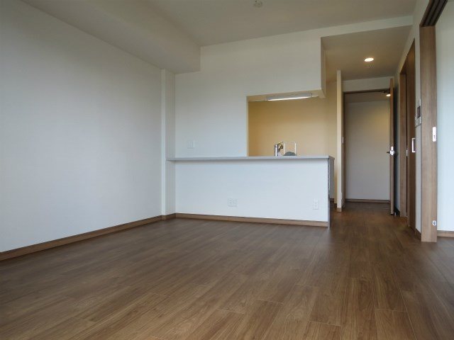 プレサンスジェネ丸の内 リビング