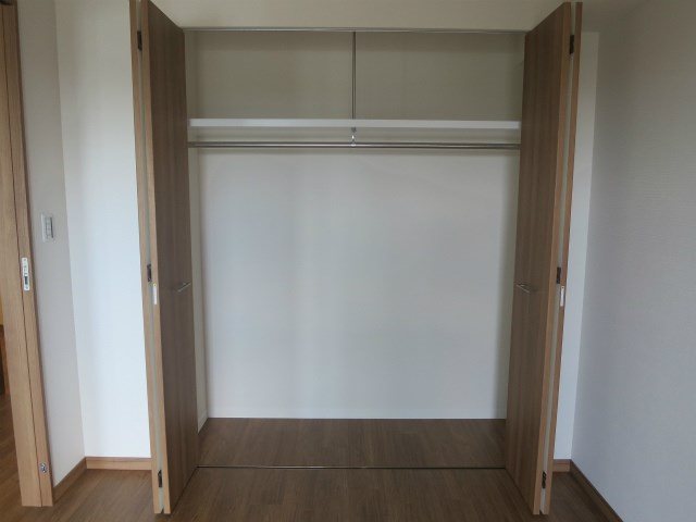 プレサンスジェネ丸の内 収納
