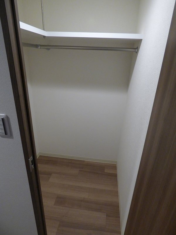 プレサンス丸の内アデル 収納