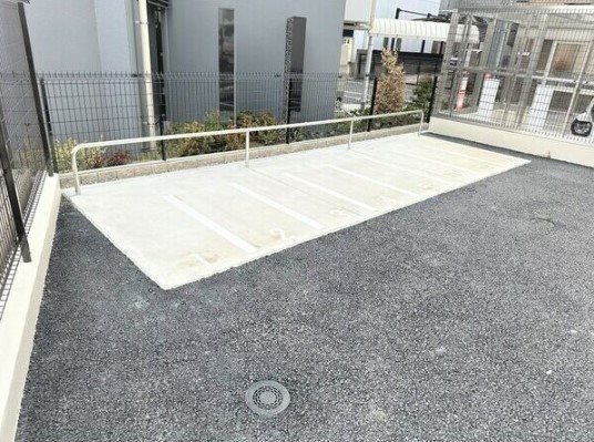 エステート金山 駐車場