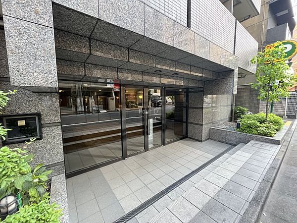 ルーブル日本橋 エントランス