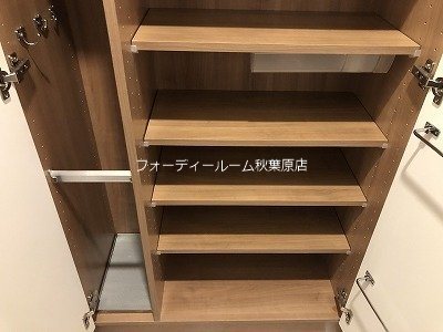 クラッシィハウス神田美土代町 玄関