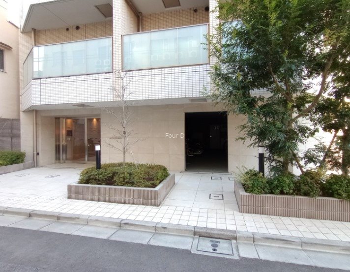ヴァースクレイシア秋葉原EAST エントランス