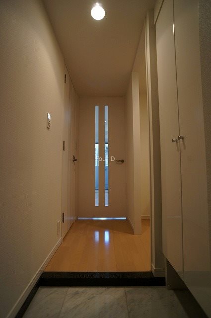 クレイシア新御徒町 玄関