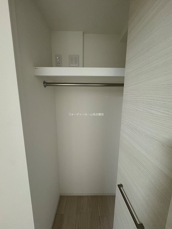 プレサンス　レイズ　泉　高岳駅前 収納
