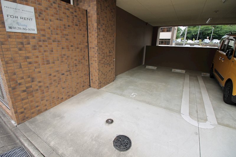 プレサンス名古屋城前ラバンカ 駐車場