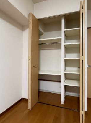 プレサンス泉セレグレード 収納
