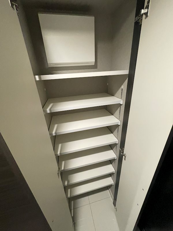プレサンス ロジェ 千種 収納
