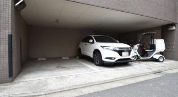 ステージグランデ新川 駐車場