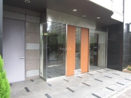 ファミールグラン銀座４丁目オーセンティア エントランス