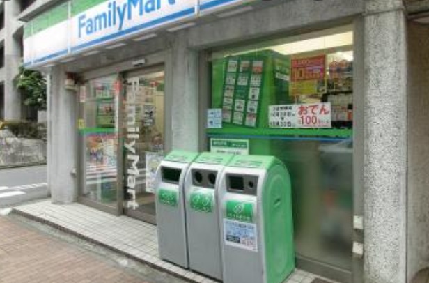 ファミールグラン銀座４丁目オーセンティア コンビニ