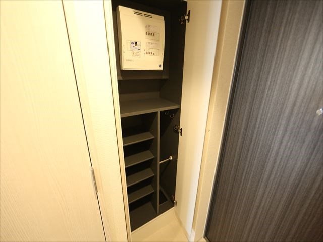 エスリード大曽根アヴェール 玄関