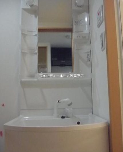 アセンションアイディ浅草 洗面所
