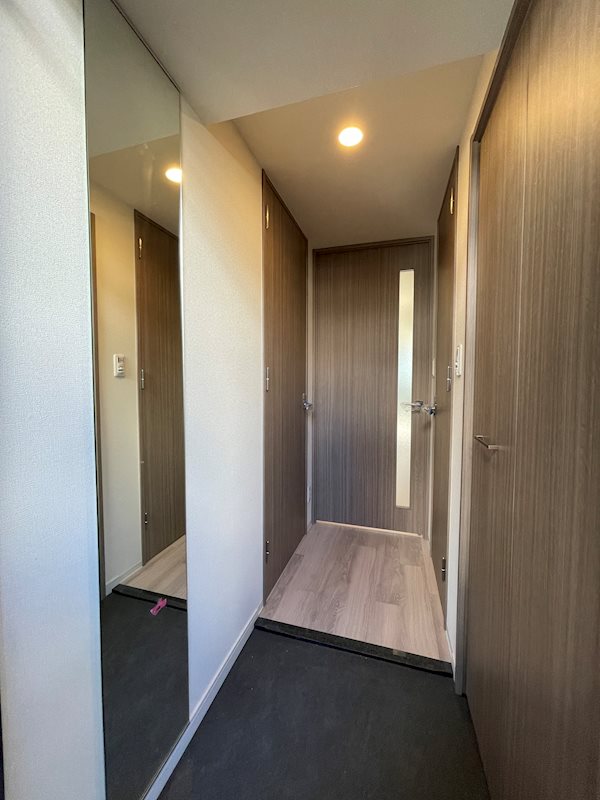 プレサンスTHE新栄 玄関