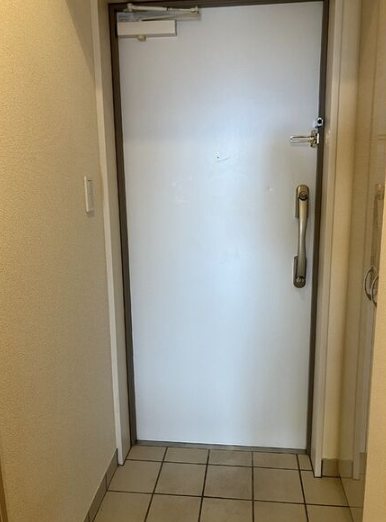 カスタリア志賀本通 玄関