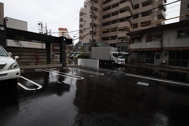アドバンス名古屋モクシー 駐車場