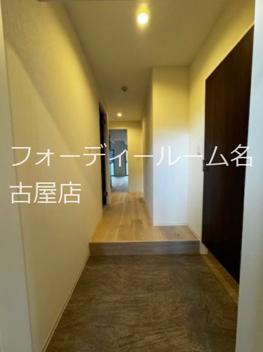 Colline Field 名駅南 玄関