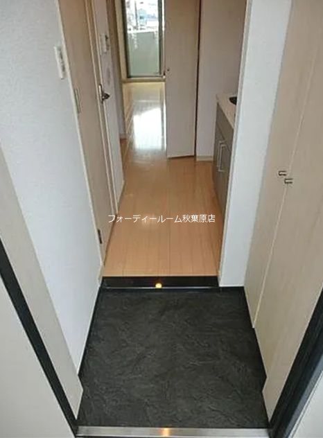 ライジングプレイス南千住 玄関