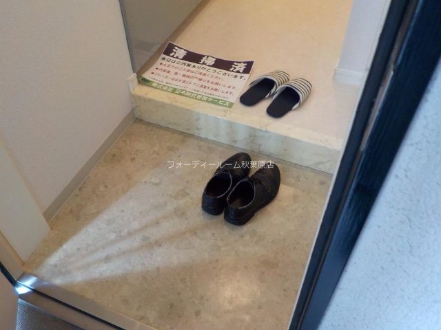 アイフェリーク神田 玄関