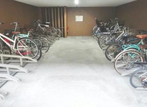 プレサンス ロジェ 葵 駐車場