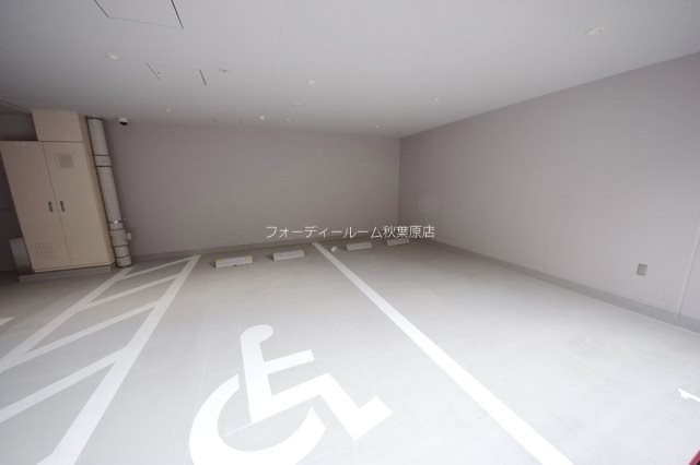 ドゥーエ蔵前 駐車場