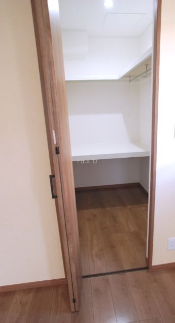 ドゥーエ新富町 収納