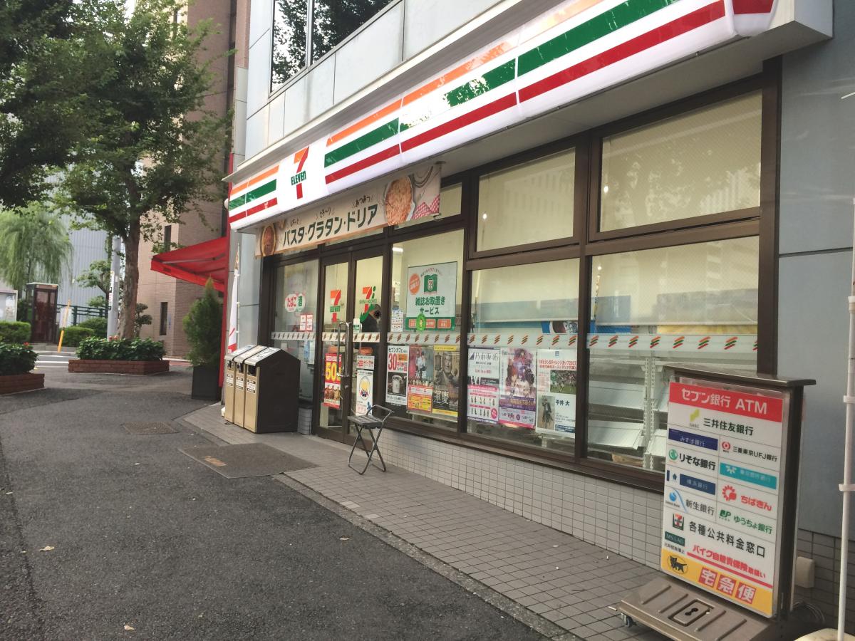 ドゥーエ新富町 コンビニ