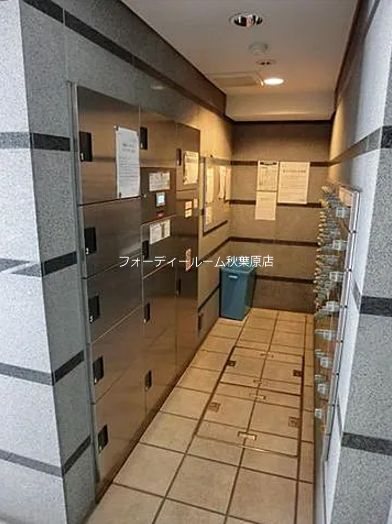 Rising place 南千住 ロビー