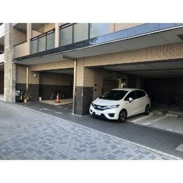 グリシーヌ名駅 駐車場