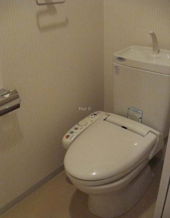 コンフォリア三田ノース  トイレ