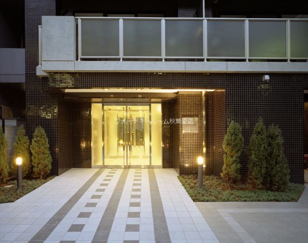 グラントゥルース神田岩本町 エントランス