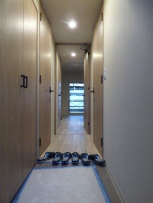 ルーエ今池 玄関