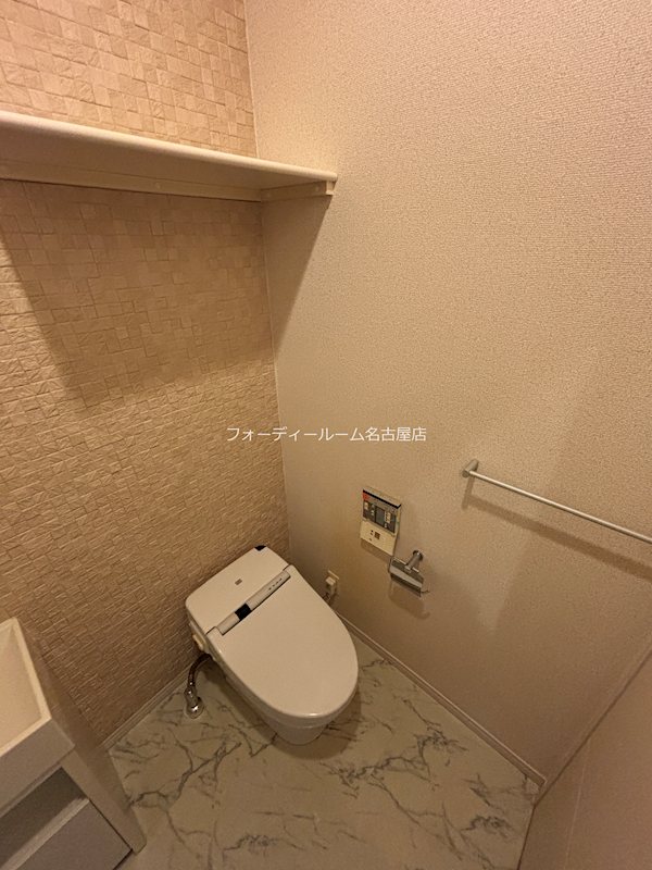 ラ・ヴィ・アン・ローズ トイレ