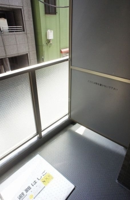 メゾンピオニー日本橋浜町 ベランダ