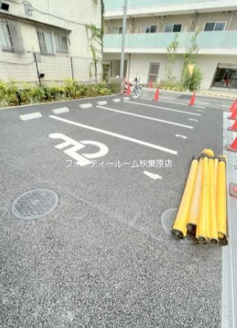 ガレリアレジデンス南千住 駐車場