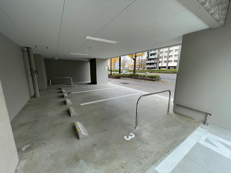 エスリード葵桜通り 駐車場