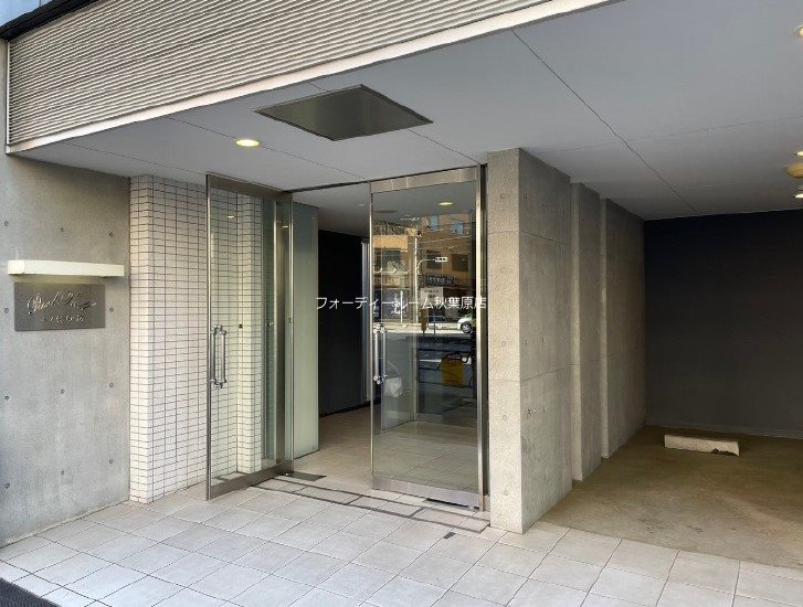 パークウェル三ノ輪駅前 駐車場