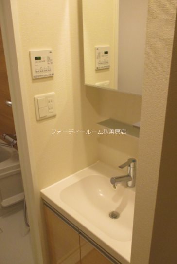 クレイシア上野松が谷 洗面所