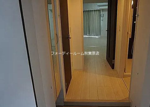 クレスト五番町 玄関