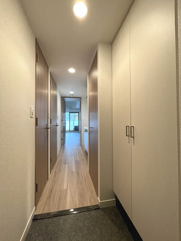 プレサンス ジェネ 千種内山Ⅱ 玄関