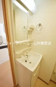 ラヴィエント三ノ輪パークサイド 洗面所
