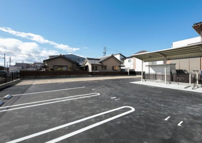 BMG RESIDENCE 駐車場