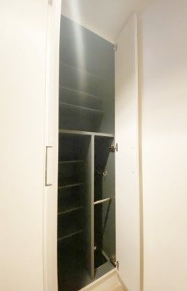 プレサンス千種アイル 玄関