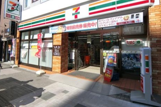 CASA　SERENA コンビニ