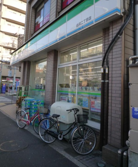 CASA　SERENA コンビニ