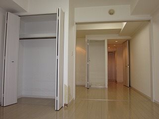 カスタリア新宿御苑 玄関