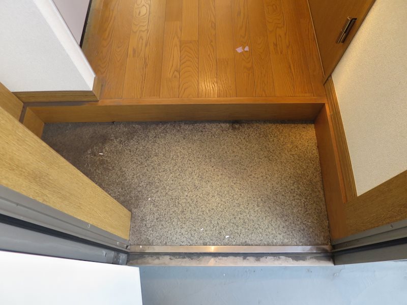 サンヴィアーレ・デポ 玄関