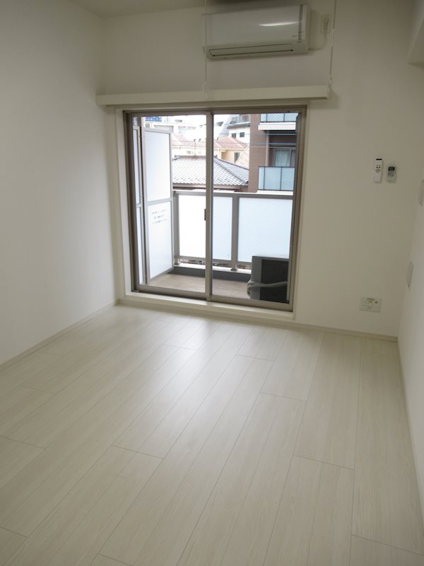 ミルーナリュクス西川口 玄関